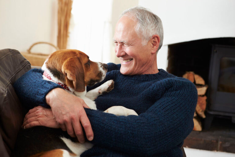 Senior : un chien pour rester en forme